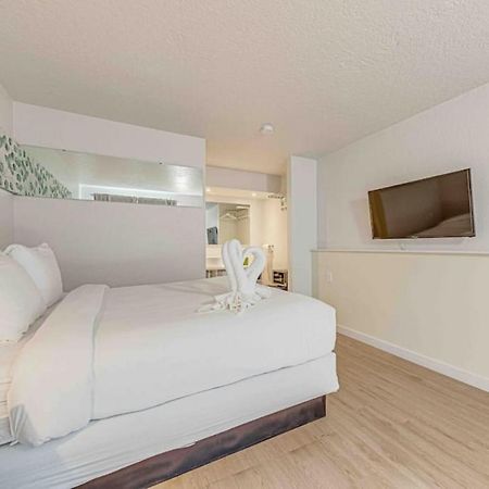 Travel Lodge By Wyndham 10 Min From Disney Kissimmee Eksteriør bilde