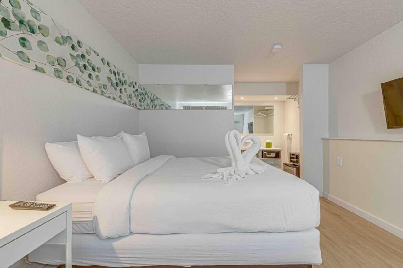Travel Lodge By Wyndham 10 Min From Disney Kissimmee Eksteriør bilde